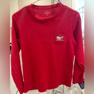 Boys Vineyard Vines long sleeved T shirt in Med. Great condition!